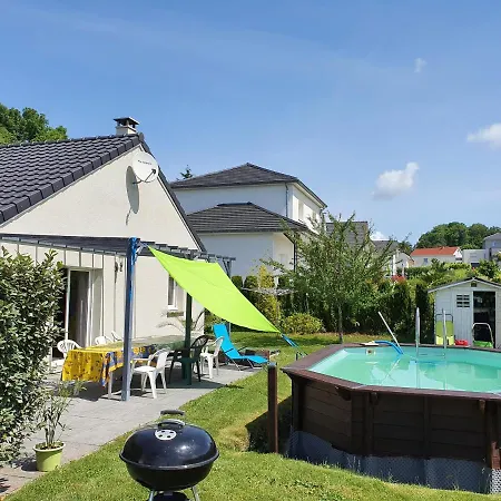 Holiday home Du Pic 105m2 , 4 De Plain-pied Avec Piscine A Montfaucon