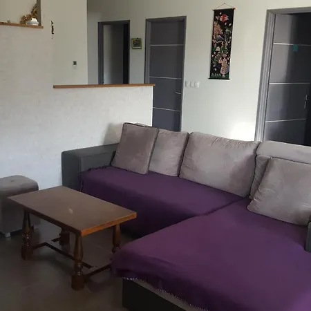 Du Pic 105m2 , 4 De Plain-pied Avec Piscine A Montfaucon Holiday home