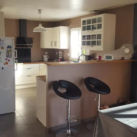 Du Pic 105m2 , 4 De Plain-pied Avec Piscine A Montfaucon